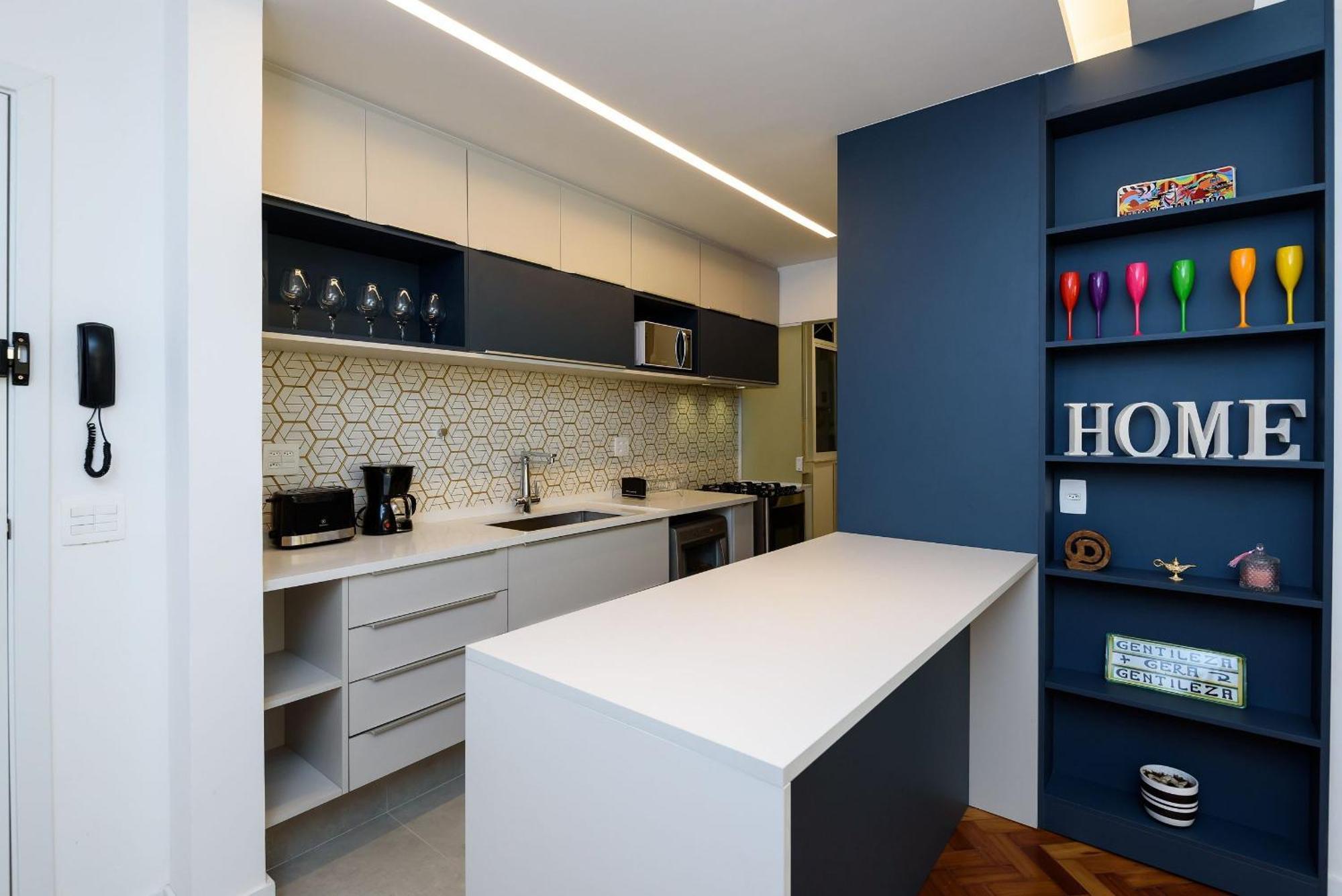 Apartamento Omar Do Rio: Moderno 3qts A 130m Da De Ipanema E 60m Do Metrô General Osório, C/ Internet 400mbps, Smart Tv, Workstation E Máquina Lava&seca *
